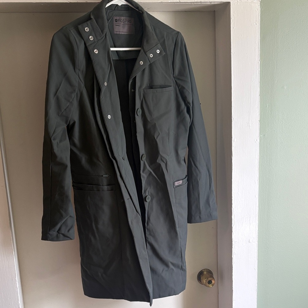 Women’s FIGS lab coat